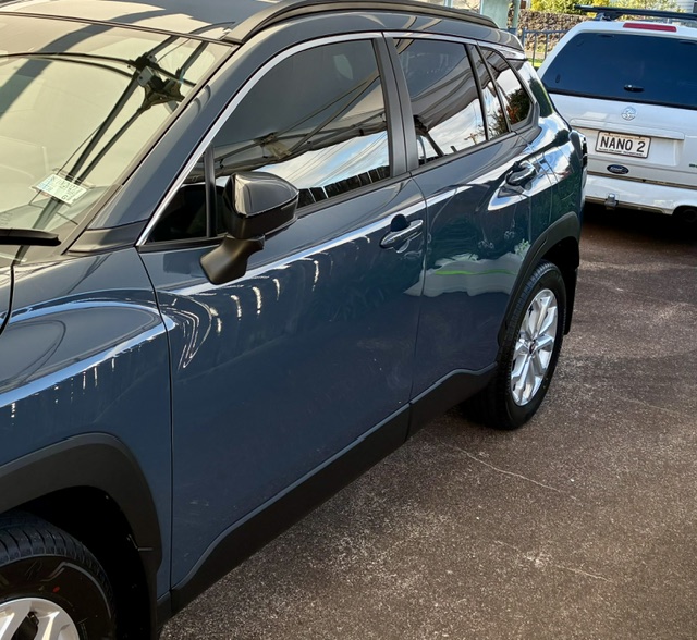 Toyota Corolla Cross, driver side doors and front wheel
