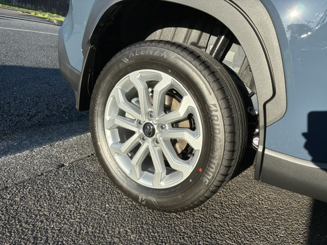 Toyota Corolla Cross, alloy wheel and tyre